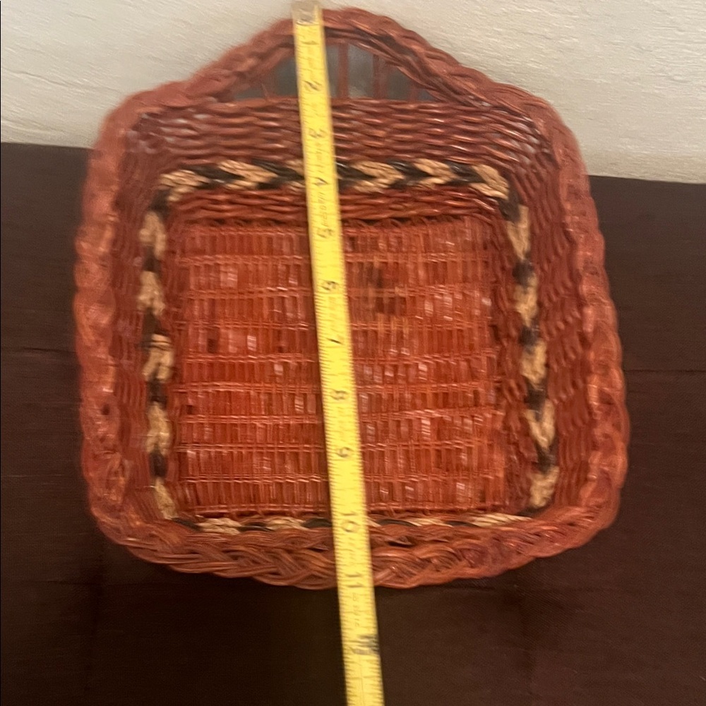 #1446** Handmade Brown Basket - Picture 4 of 12